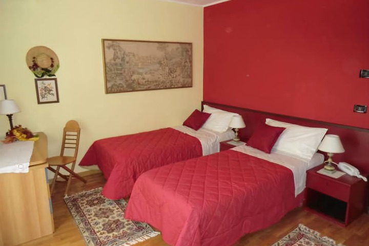 Room 2 of 45