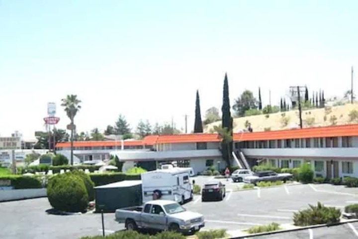 Photo of Desert Inn Motel