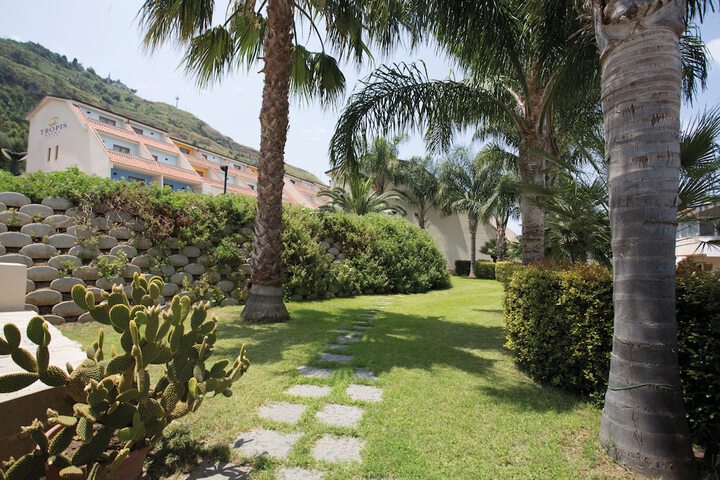 Hotel Exterior 64 of 71