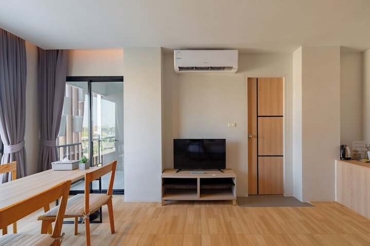 Room 5 of 32