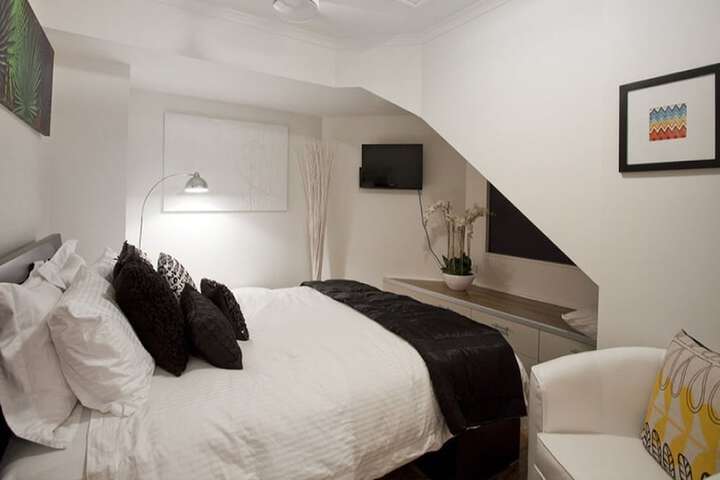 Room 4 of 48