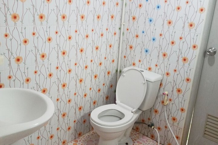 Room 24 of 34