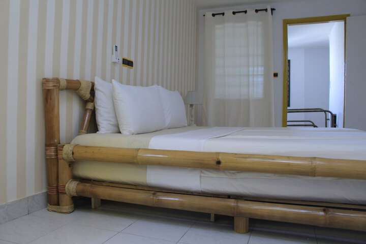 Room 8 of 40
