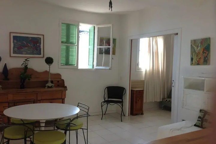 Room 12 of 24