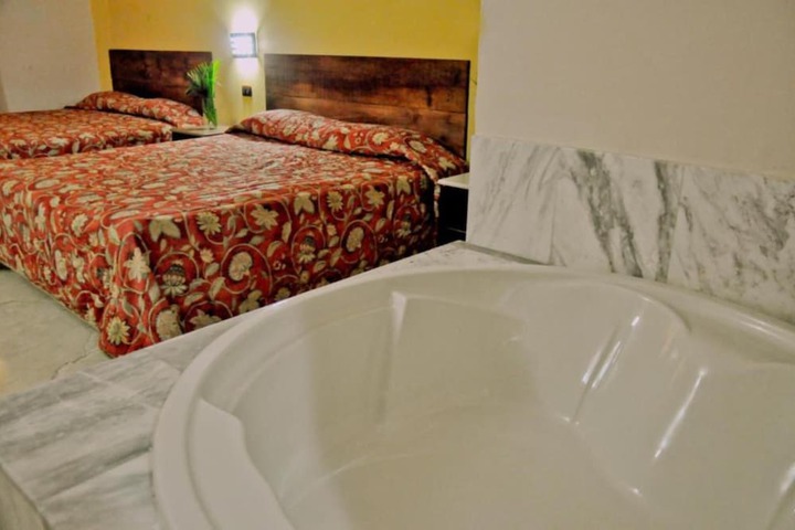 Room 4 of 28