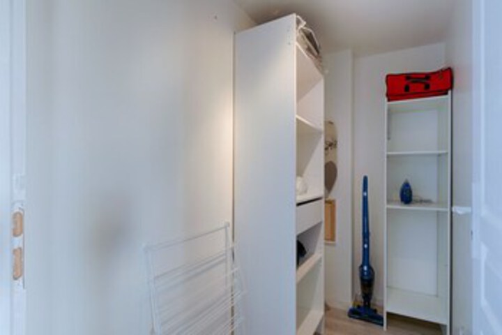 Room 10 of 14