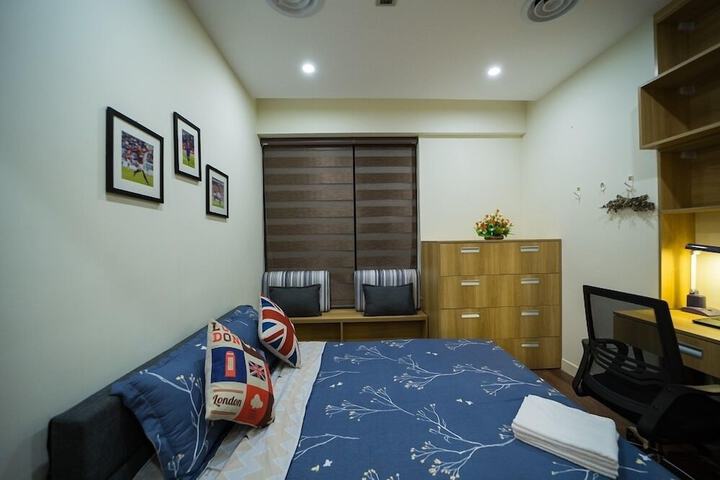Room 9 of 39