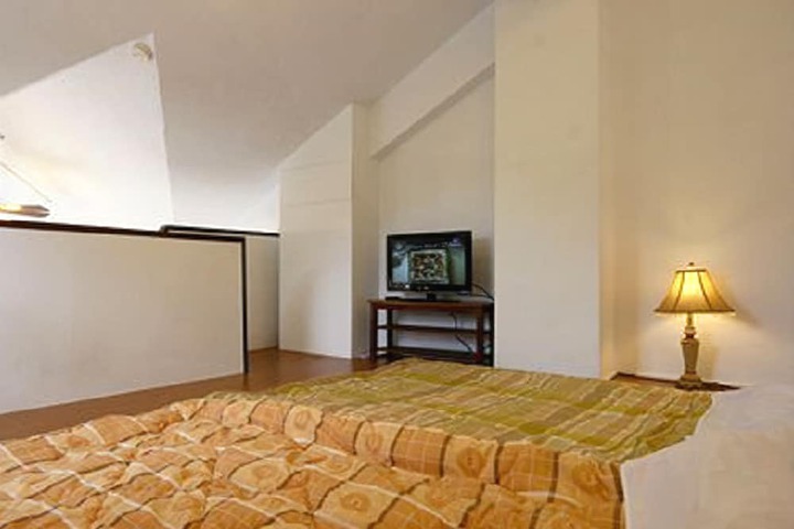 Room 3 of 63