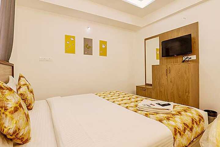 Room 12 of 20