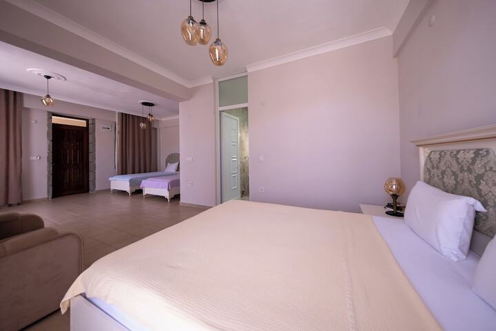 Room 5 of 48