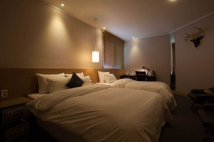 Room 7 of 53