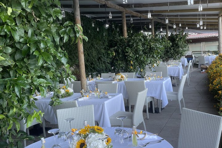 Dining 92 of 147