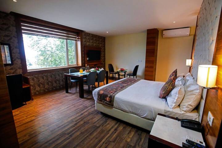 Room 34 of 47