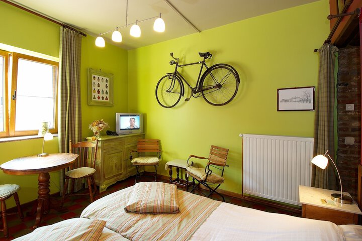 Room 8 of 39