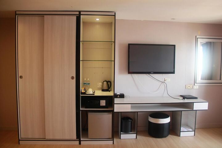 Room 4 of 30