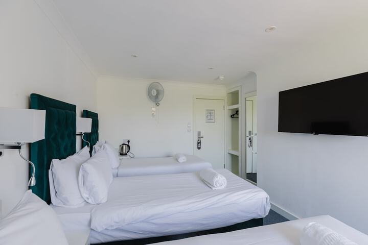 Room 13 of 125
