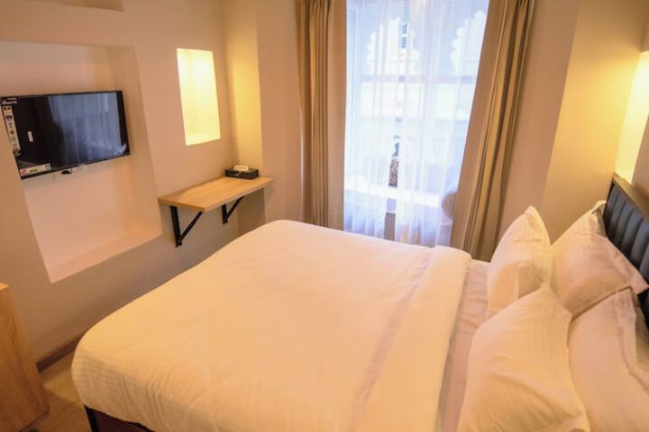 Room 21 of 45