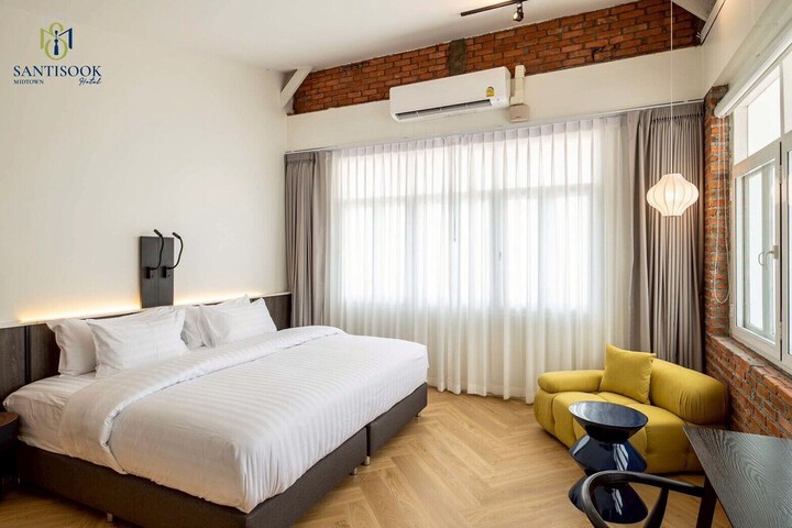 Room 4 of 51
