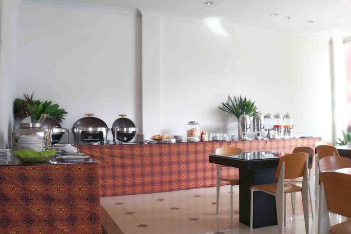Breakfast/Coffee Service 14 of 18