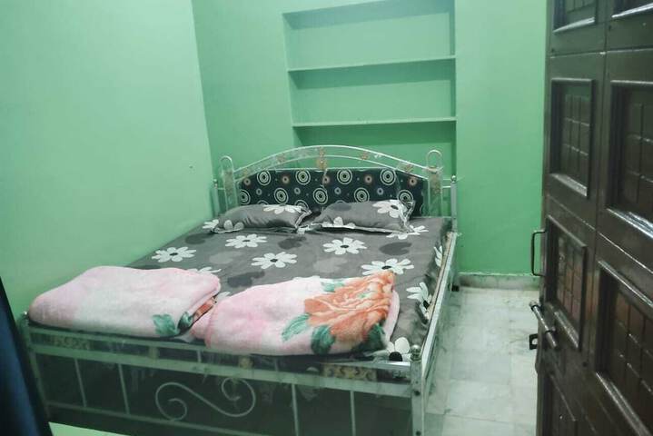 Room 11 of 29