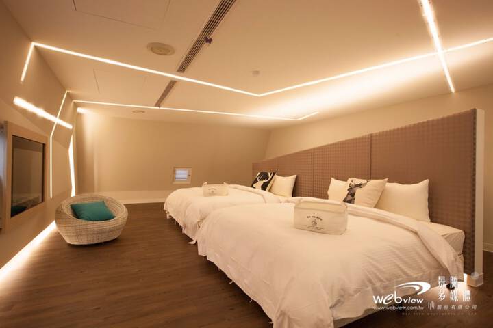 Room 21 of 82