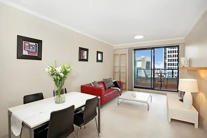 Room 2 of 10