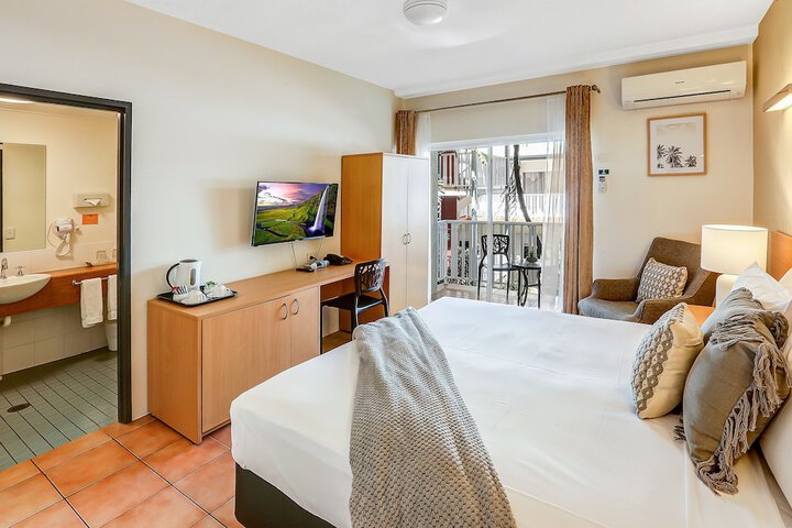 Room 7 of 38