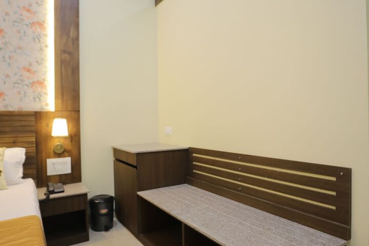 Room 6 of 26