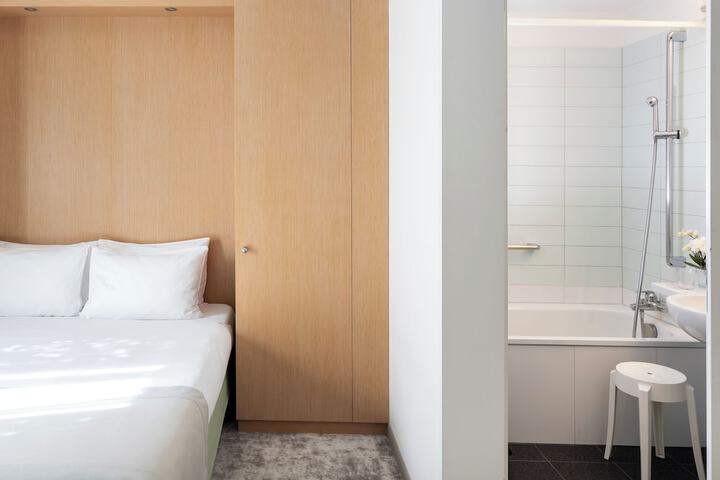 Room 19 of 47