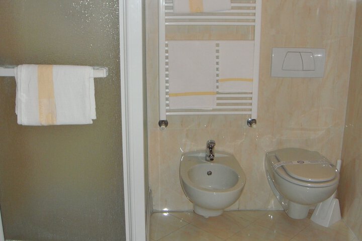 Room 19 of 39