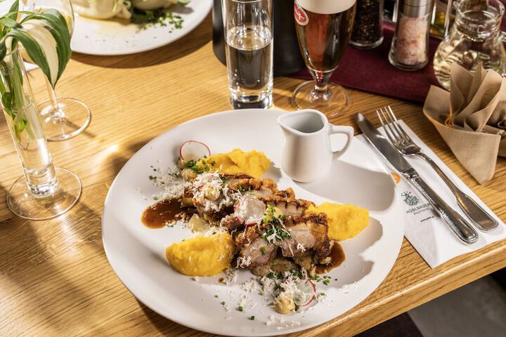 Dining 95 of 141