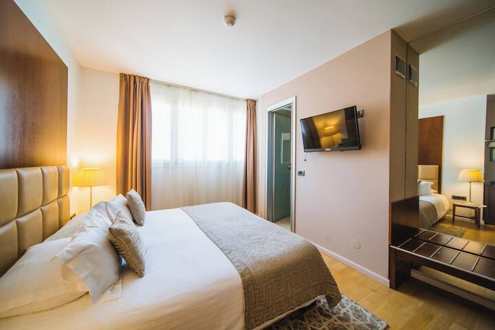 Room 10 of 65