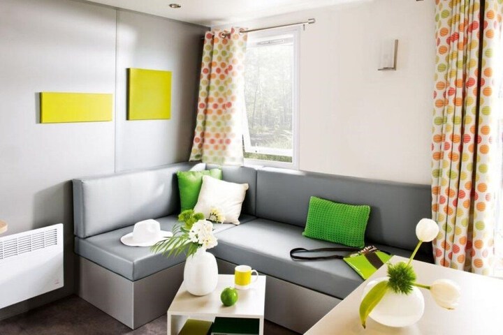 Room 9 of 18