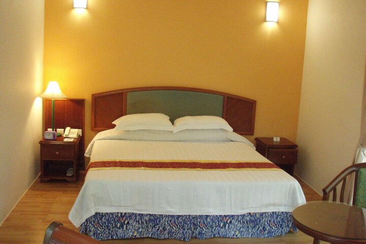 Room 14 of 68