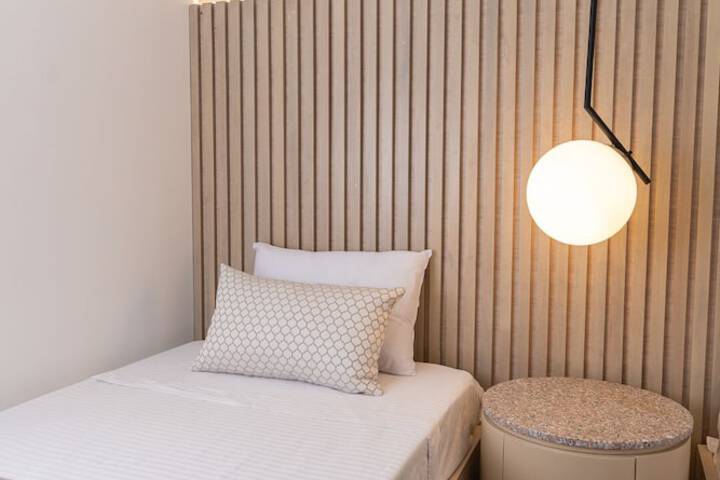 Room 21 of 74