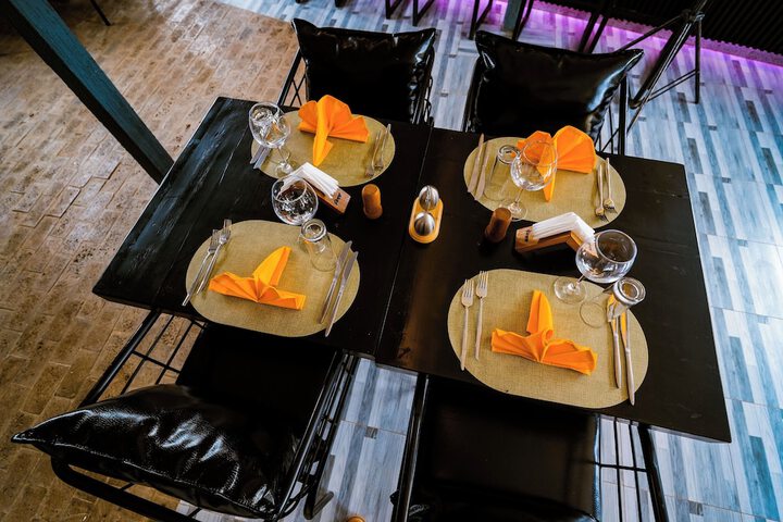 Dining 28 of 46