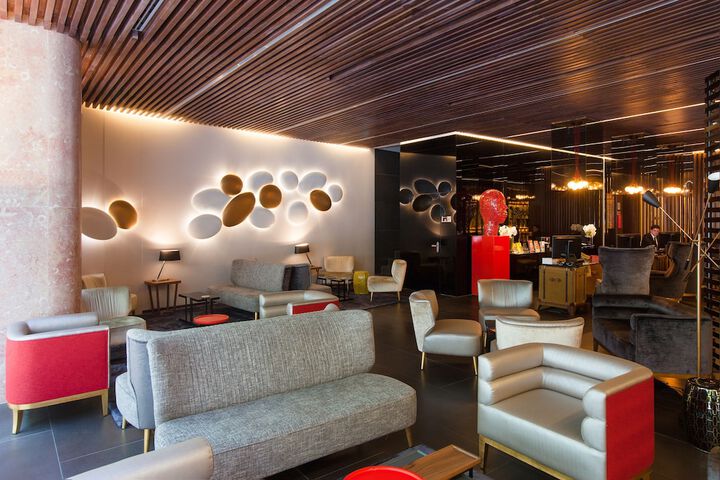Entrance & Lobby