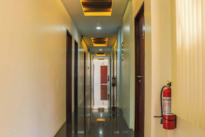 Ballroom/Hall 28 of 37