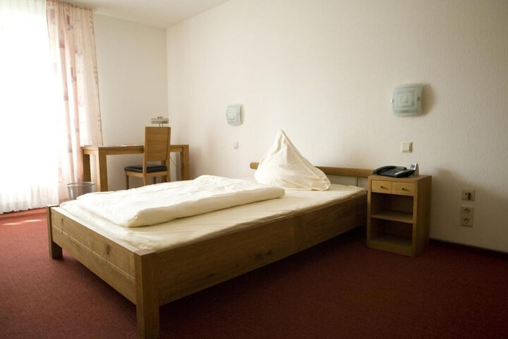 Room 13 of 50