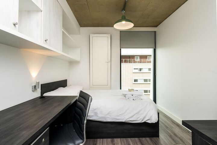 Room 6 of 30