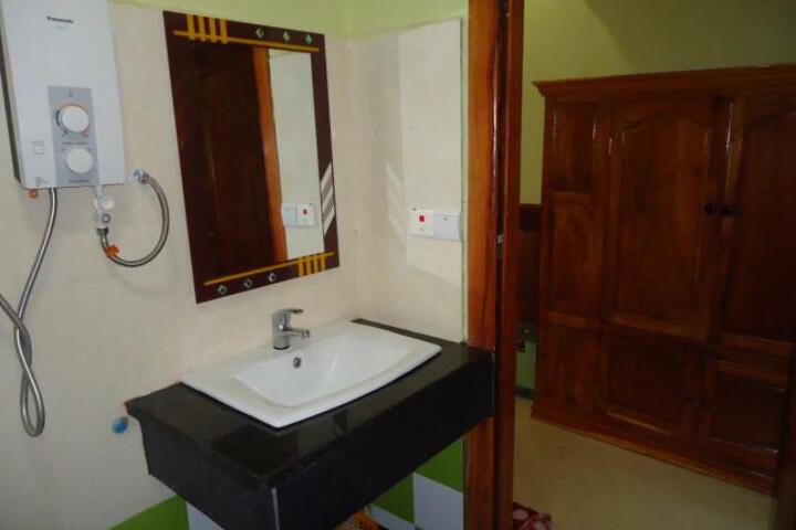 Room 2 of 6