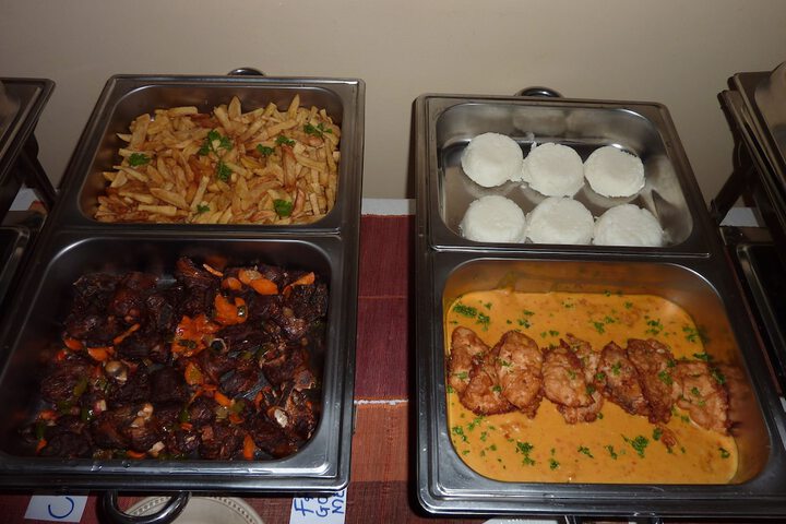 Dining 26 of 48