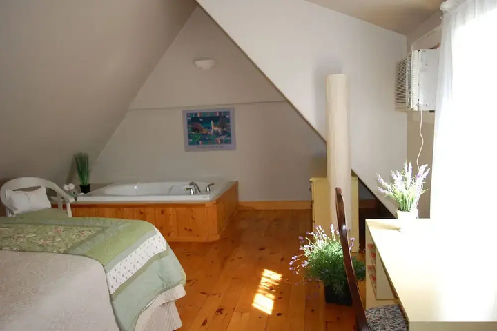 Room 5 of 26