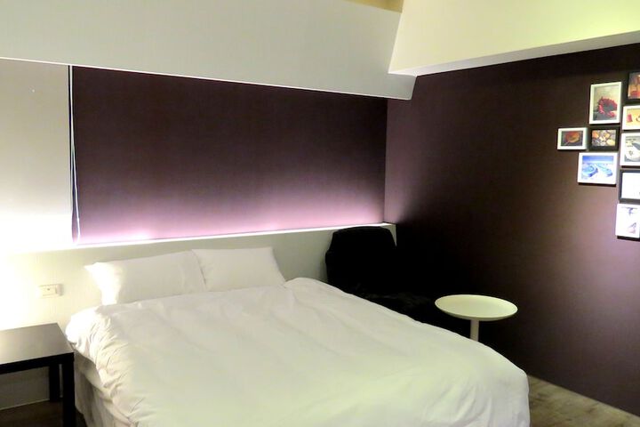 Room 3 of 6