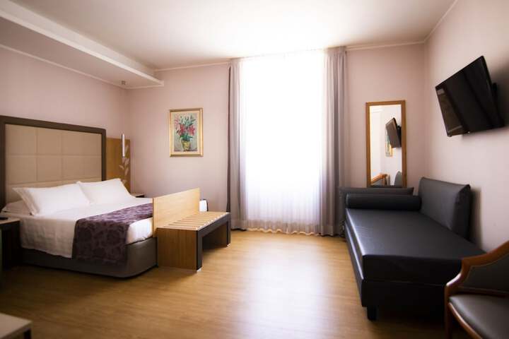 Room 49 of 167