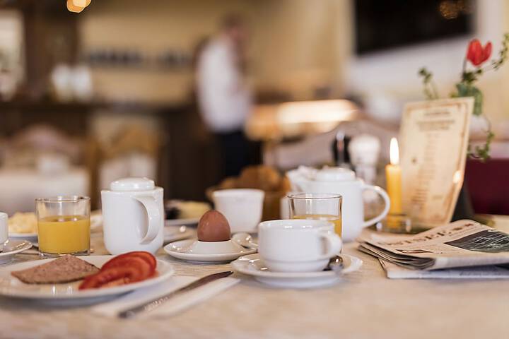 Breakfast/Coffee Service 11 of 18