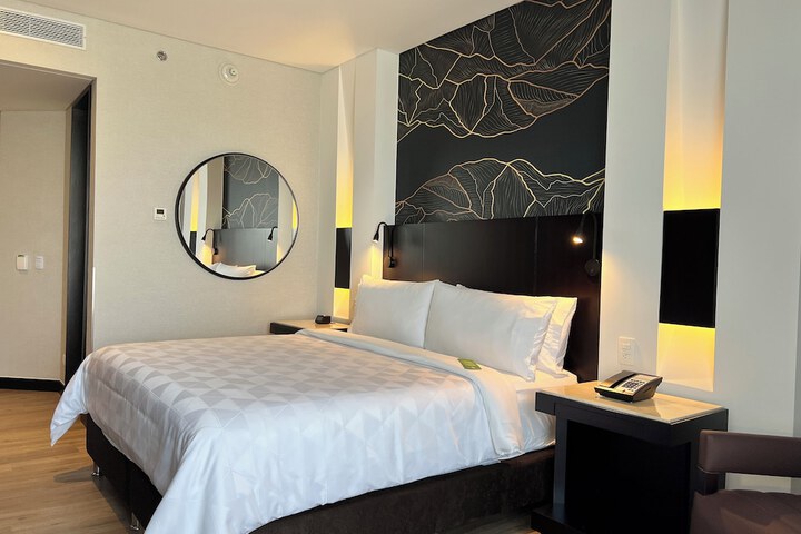 Room 21 of 137
