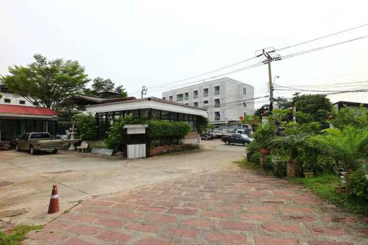 Hotel Exterior 61 of 67