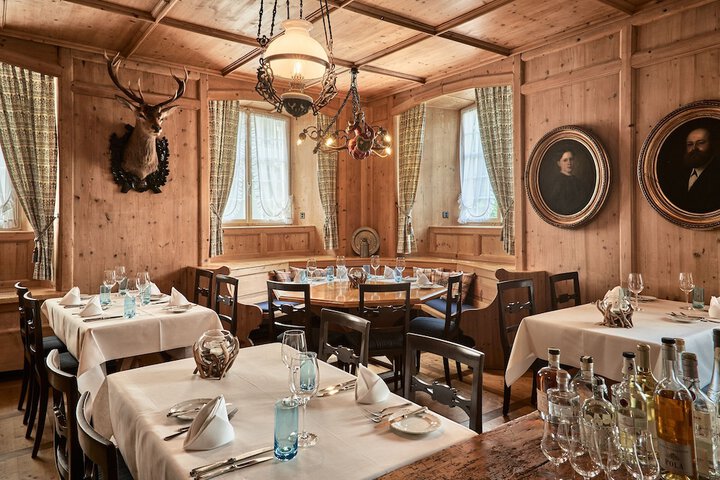 Dining 31 of 41