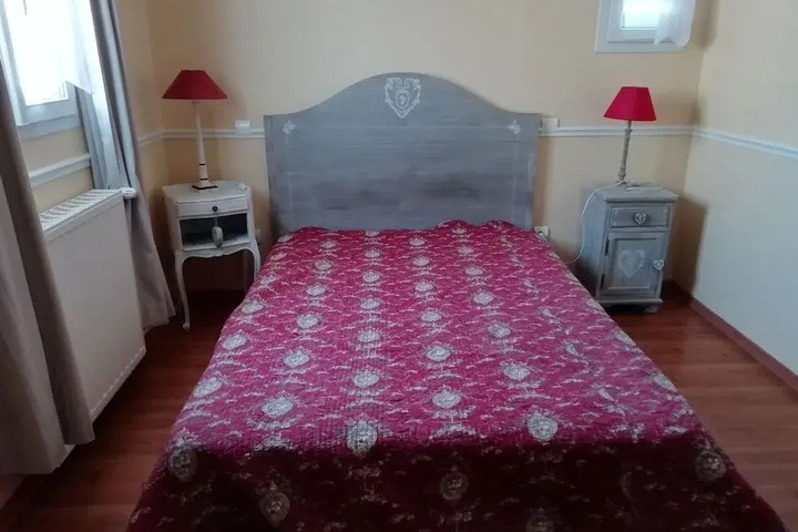 Room 4 of 7